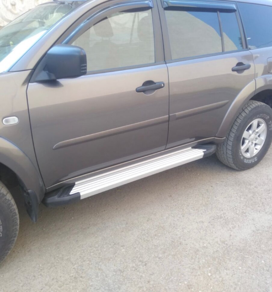 Пороги площадки (подножки) "Silver" Rival для Mitsubishi Pajero Sport II 2008-2016, 173 см, 2 шт., алюминий, F173AL.4003.1 купить недорого