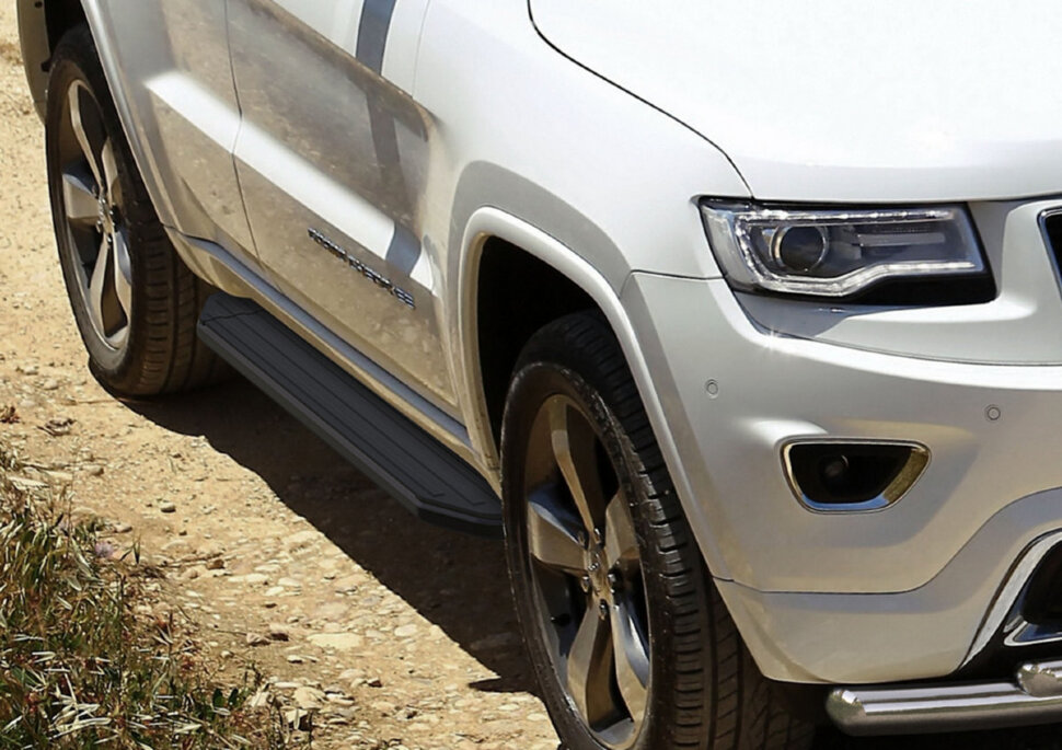 Пороги площадки (подножки) "Premium-Black" Rival для Jeep Grand Cherokee WK2 2010-2018 2018-н.в., 160 см, 2 шт., алюминий, A160ALB.2703.1 с доставкой по всей России