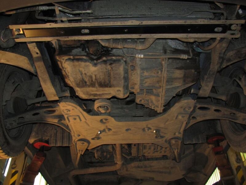 Защита картера и КПП Opel Vivaro двигатель 1,9 D , 2,5  (2008-2014)  арт: 16.0687