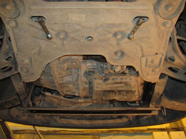 Защита картера и КПП Opel Vivaro двигатель 1,9 D , 2,5  (2008-2014)  арт: 16.0687