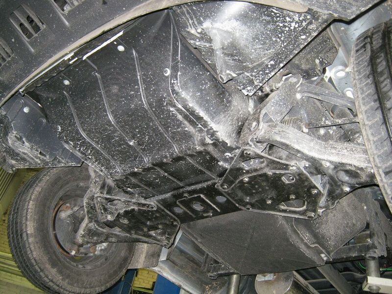 Защита картера и КПП Iveco Daily двигатель 2,3 MT  (2010-)  арт: 36.2779