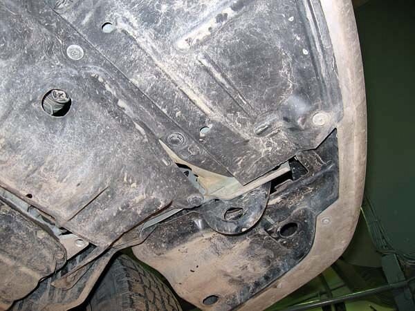 Защита картера и КПП Nissan Bassara двигатель 2,4  (1999-2003)  арт: 15.1081