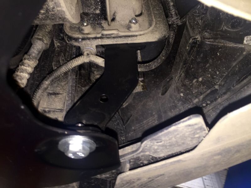 Защита картера и КПП Ford Fiesta двигатель 1,6 МТ; АТ  (2015-2019)  арт: 08.2923 V1