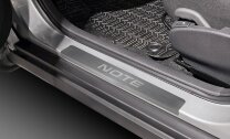 Накладки на пороги AutoMax для Nissan Note II поколение 2012-2020., нерж. сталь, с надписью, 4 шт., AMNINOT01 с доставкой по всей России
