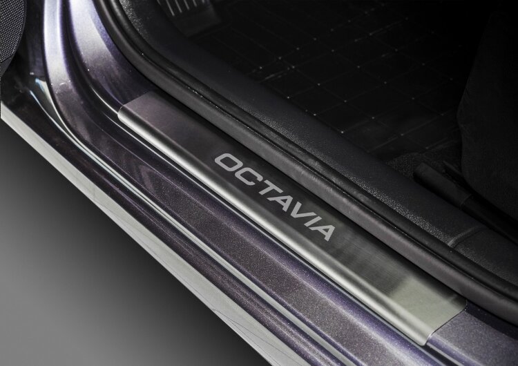 Накладки на пороги AutoMax для Skoda Octavia A7 2013-2020, нерж. сталь, с надписью, 4 шт., AMSKOCT01 с доставкой по всей России