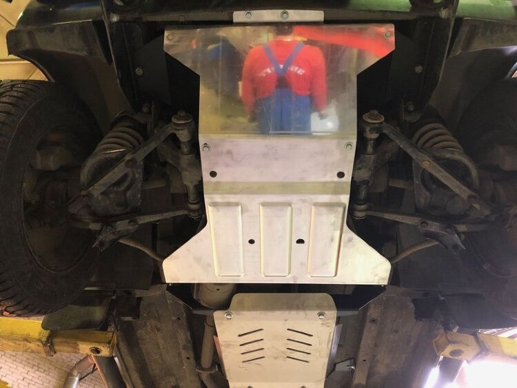 Защита картера Lada Niva двигатель 1.7 МТ  (2016-)  арт: 27.3700