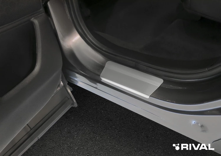 Накладки на пороги Rival для Honda CR-V V 2017-н.в., нерж. сталь, с надписью, 4 шт., NP.2101.3