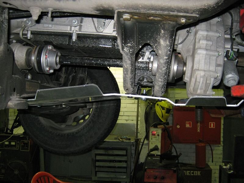Защита картера и КПП Mercedes Benz Sprinter двигатель 2.2, 3,0 TD 4wd  (2013-2018)  арт: 13.2770
