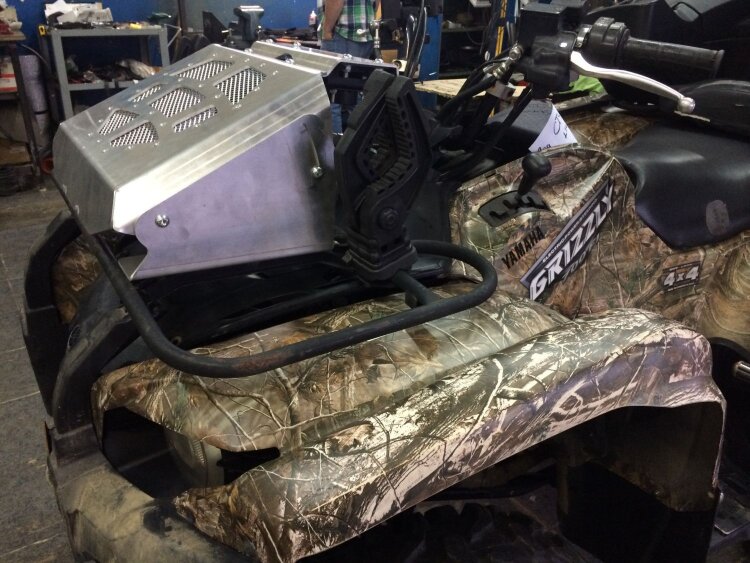 Вынос радиатора (черный) для Yamaha Квадроциклов Grizzly 550/700