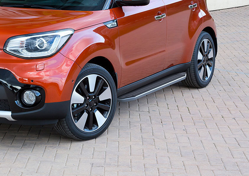 Пороги площадки (подножки) "Premium" Rival для Kia Soul II рестайлинг 2017-2019, 173 см, 2 шт., алюминий, A173ALP.2804.1 с доставкой по всей России