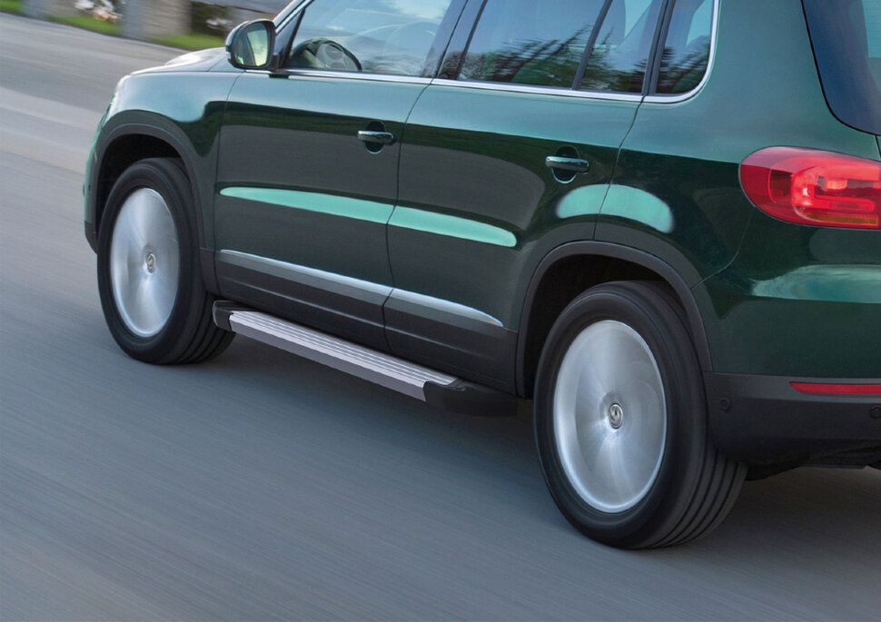 Пороги площадки (подножки) "Silver" Rival для Volkswagen Tiguan I 2007-2017, 173 см, 2 шт., алюминий, F173AL.5802.2 с доставкой по всей России