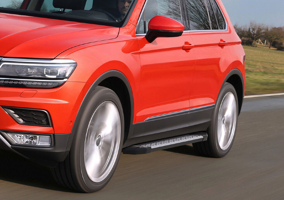 Пороги площадки (подножки) "Bmw-Style круг" Rival для Volkswagen Tiguan II 2016-2020 2020-н.в., 173 см, 2 шт., алюминий, D173AL.5802.4 с доставкой по всей России