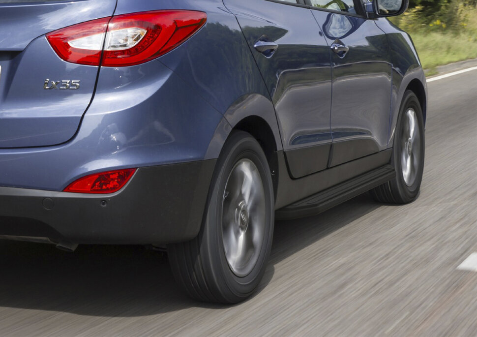 Пороги площадки (подножки) "Premium-Black" Rival для Kia Sportage III 2010-2016, 173 см, 2 шт., алюминий, A173ALB.2303.2 с доставкой по всей России