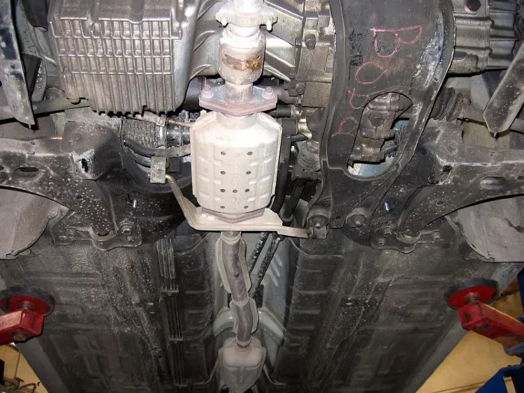 Защита картера и КПП Kia Carens двигатель 1,6; 1,8  (2000-2006)  арт: 11.0662