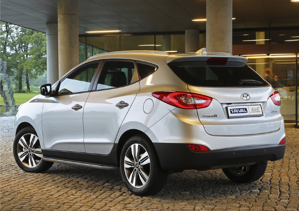 Пороги площадки (подножки) "Premium" Rival для Kia Sportage III 2010-2016, 173 см, 2 шт., алюминий, A173ALP.2303.2 купить недорого