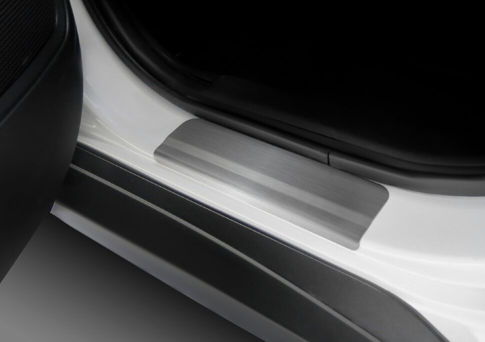 Накладки на пороги Rival для Mitsubishi Outlander III рестайлинг 2015-2018 2018-н.в., нерж. сталь, с надписью, 4 шт., NP.4006.3 с инструкцией и сертификатом