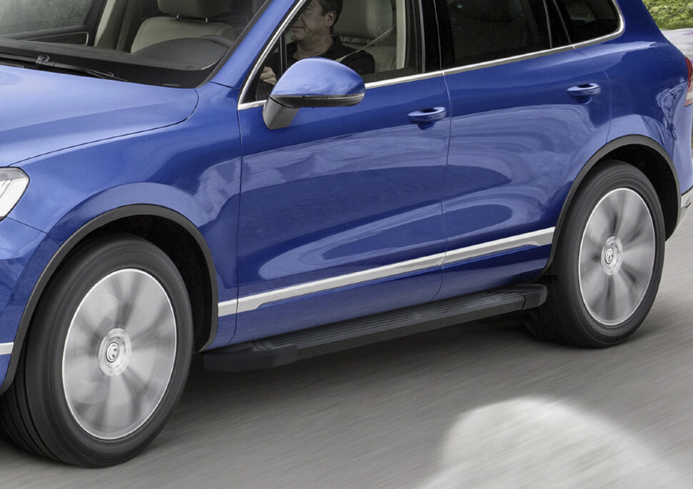 Пороги площадки (подножки) "Black" Rival для Volkswagen Touareg II 2010-2018, 193 см, 2 шт., алюминий, F193ALB.5801.3 с инструкцией и сертификатом
