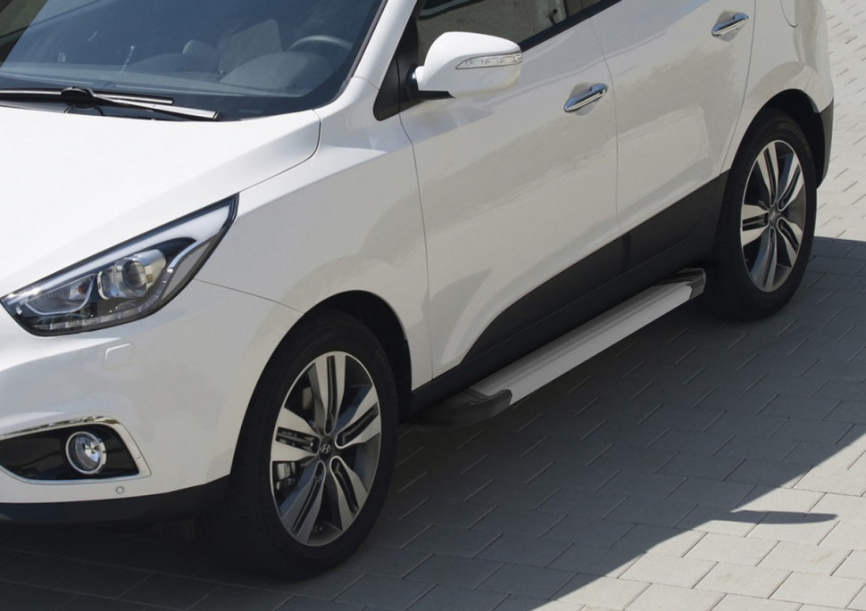 Пороги площадки (подножки) "Silver" Rival для Kia Sportage III 2010-2016, 173 см, 2 шт., алюминий, F173AL.2303.2 с доставкой по всей России