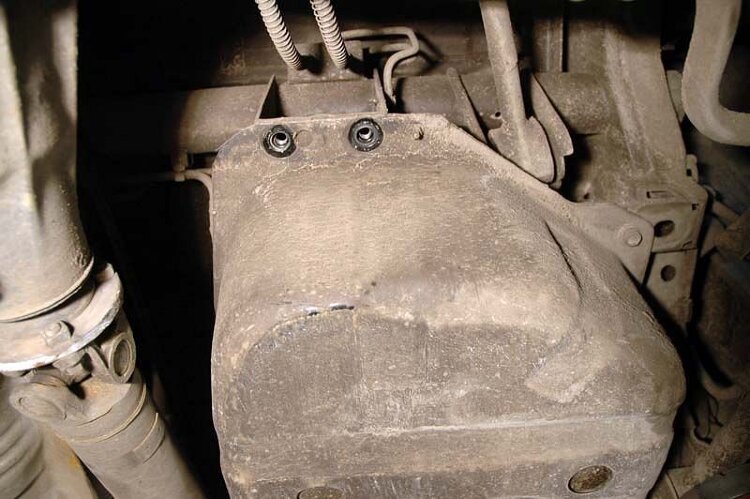 Защита топливного бака Kia Sorento двигатель 2,5; 3,3  (2006-2009)  арт: 11.1350