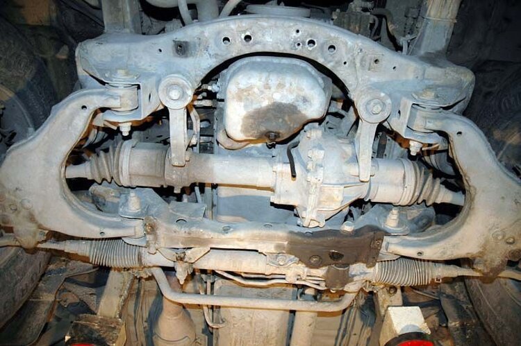 Защита картера и рулевых тяг Toyota Land Cruiser 90 двигатель 3,0 TD; 3,0 D-4D; 3,4i АТ  (1996-2001)  арт: 24.0867