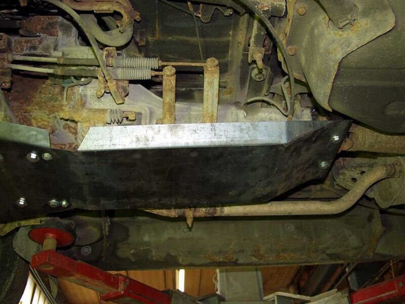 Защита КПП Mitsubishi L300 двигатель 2,5 TD  (1988-1996)  арт: 14.0414