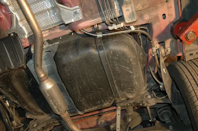 Защита топливного бака Mitsubishi ASX двигатель 1,8 АТ  (2010-2016)  арт: 14.1906