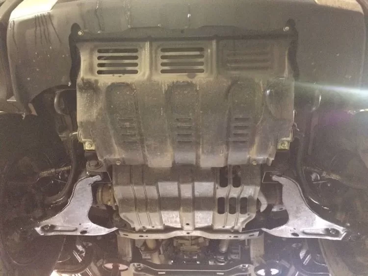 Защита радиатора Mitsubishi L200 двигатель все  (2006-2015)  арт: 14.2841
