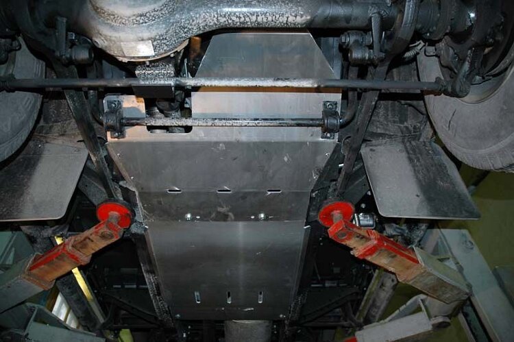 Защита КПП и РК Land Rover Defender 90 двигатель 2,5 D  (2004-2011)  арт: 04.0841