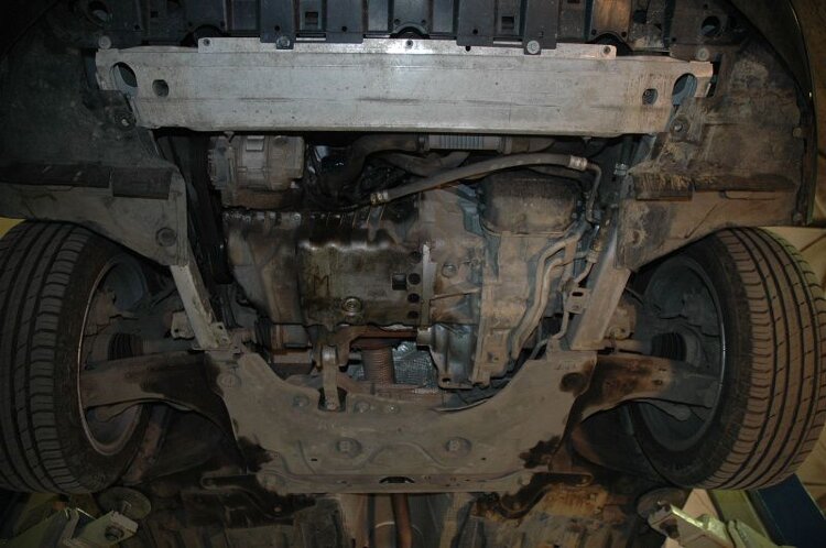 Защита картера и КПП Renault Laguna двигатель 2,0 АТ  (2007-2015)  арт: 18.2416