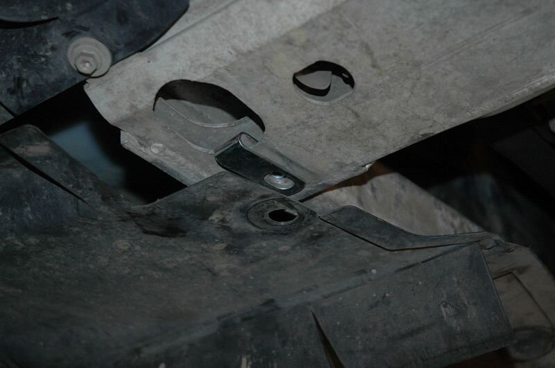 Защита картера и КПП Renault Laguna двигатель 2,0 АТ  (2007-2015)  арт: 18.2416