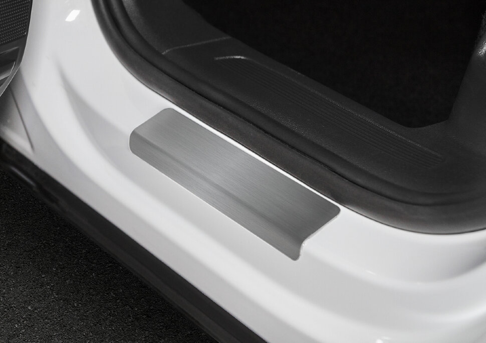 Накладки на пороги Rival для Volkswagen Tiguan II 2016-2020 2020-н.в., нерж. сталь, с надписью, 4 шт., NP.5807.3 с инструкцией и сертификатом