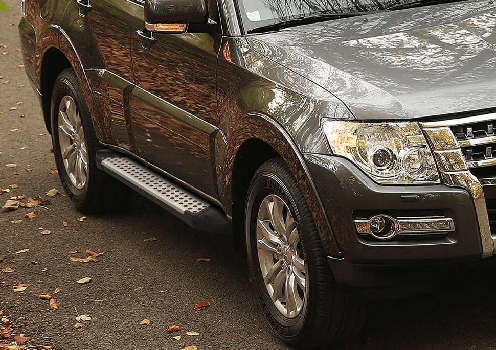 Пороги площадки (подножки) "Bmw-Style круг" Rival для Mitsubishi Pajero IV 2006-2014 2014-н.в., 173 см, 2 шт., алюминий, D173AL.4002.1 с доставкой по всей России