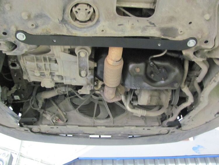 Защита картера и КПП Volkswagen Caddy двигатель 1,2 TSI  (2010-2016)  арт: 26.2566